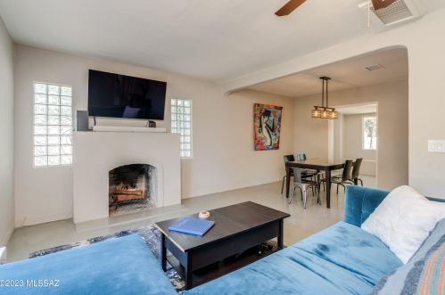 221 Calle De Jardin, Tucson AZ  85711-3406 exterior