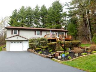 87 Riley Rd, Melrose, NY