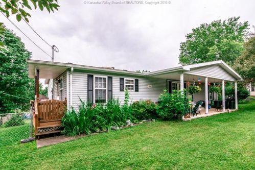 43 Lakeview Dr, Cottageville, WV 25239-6574