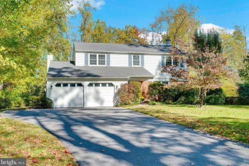 641 Maple Hill Dr, Blue Bell, PA 19422-2023