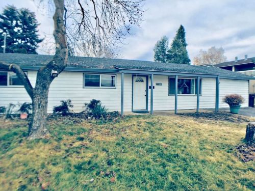 621 36th Ave, Yakima, WA 98902-3942