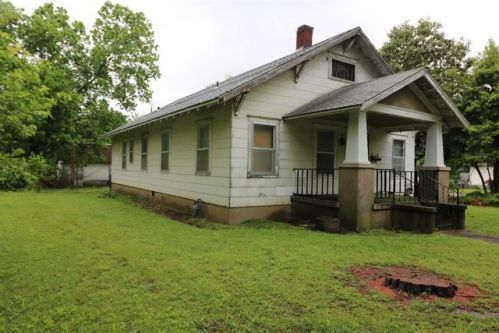 401 9th St, Angola KS  67337-6415 exterior