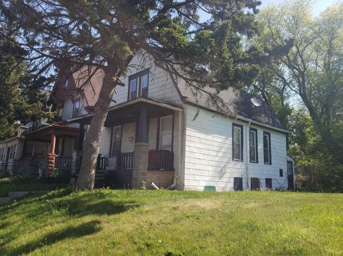 3146 7th St, Milwaukee, WI 53212-1912