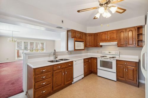 323 Swan Cir, Covington KY  41018-1937 exterior