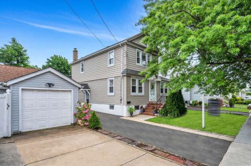 1281 Waverly St, Hewlett, NY 11557-1227