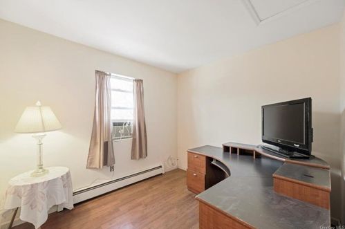 131 Watkins Ave, Middletown NY  10940-4530 exterior