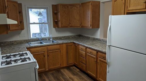 1143 Reed St, Green Bay, WI 54303-3022