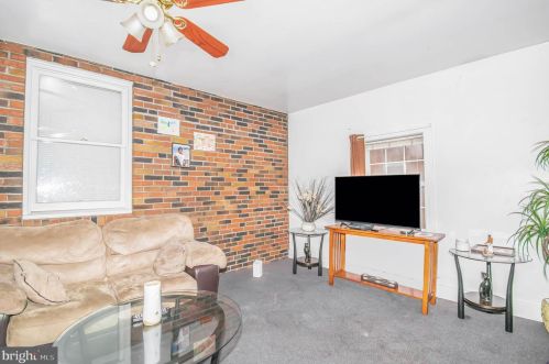 7 2nd St, Highspire PA  17034-1001 exterior