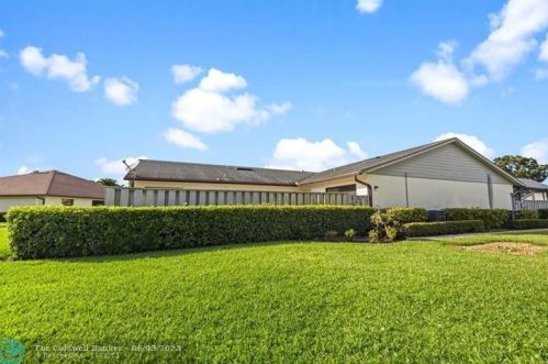 1337 Peppertree Trl, Fort Pierce FL  34950-5253 exterior