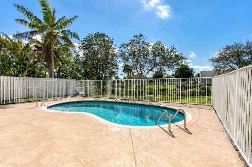 1334 Fairfax Cir, Boynton Beach, FL 33436-8612