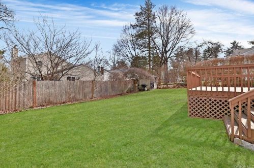 7 Alden Pl, Hartsdale NY  10530-2916 exterior
