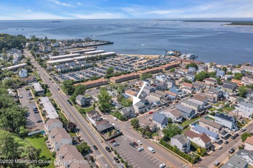 50 Ocean Ave, Monmouth Hills NJ  07732-1410 exterior