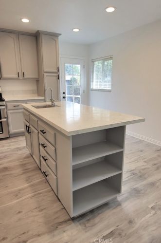 1378 1st Ave, Upland CA  91786-3220 exterior