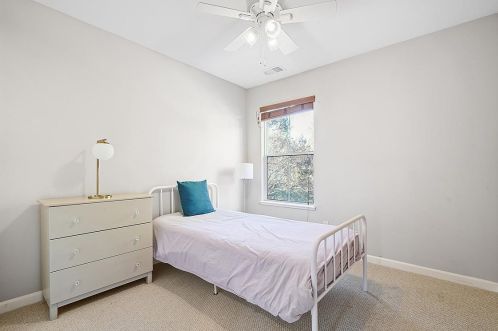 113 Estrada Dr, Mountain View CA  94043-5266 exterior