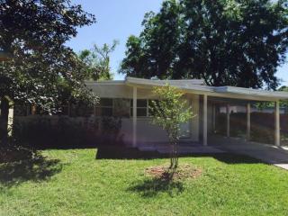 105 Country Club Cir, Sanford FL  32771-4108 exterior