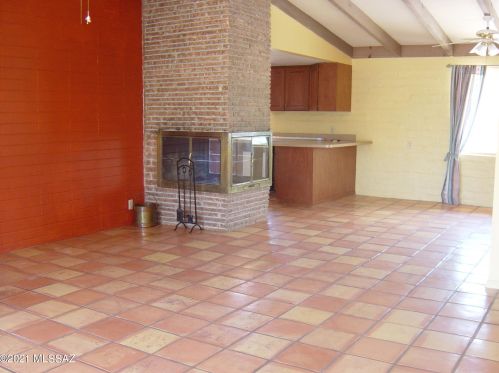 11 Old Ina Rd, Tucson, AZ 85704-6255