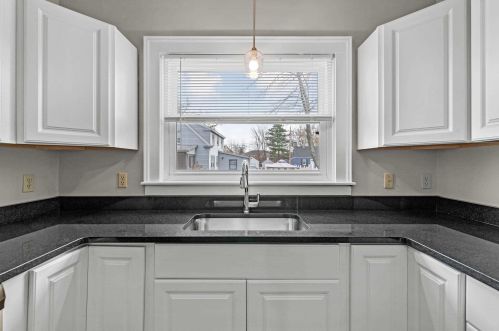 640 Mast Rd, Goffstown NH  03045 exterior