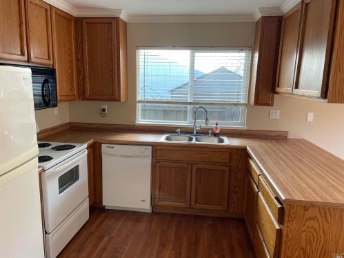528 Courtyard Cir, Santa Rosa, CA 95407-6236