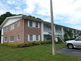127 Brandy Wine Dr, Largo, FL 33771-1800