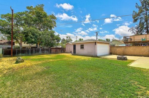 6928 Yellowstone Dr, Riverside CA  92506-3927 exterior