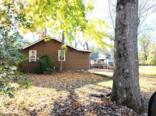 17 Chestnut Rd, Chatham Township NJ  07928-1119 exterior