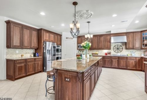 22 Fieldview Dr, Sparta NJ  07871-2744 exterior