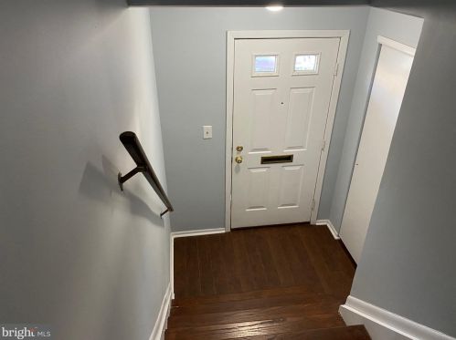 1305 Silver Ct, Trenton, NJ 08690-3525