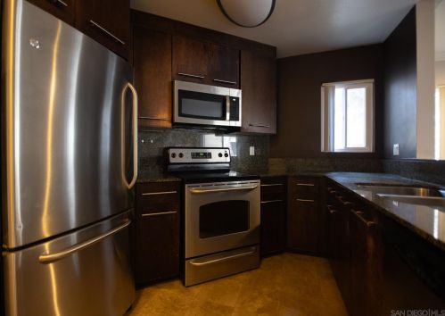 7535 Charmant Dr, San Diego, CA 92122-4726