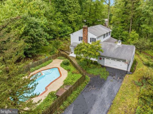 2463 Jones Rd, Pottstown, PA 19465-8837