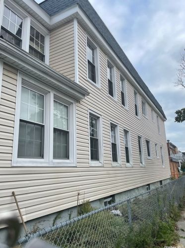 114-02 95th Ave, Jamaica, NY 11419-1344