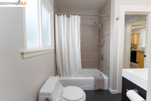 1505 Russell St, Berkeley CA 94705-2334 exterior