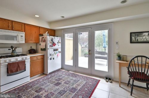 201 Carol Ct, Lansdale PA 19446-1576 exterior