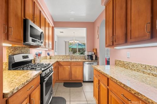 23860 Toscana Dr, Santa Clarita CA  91354-3015 exterior