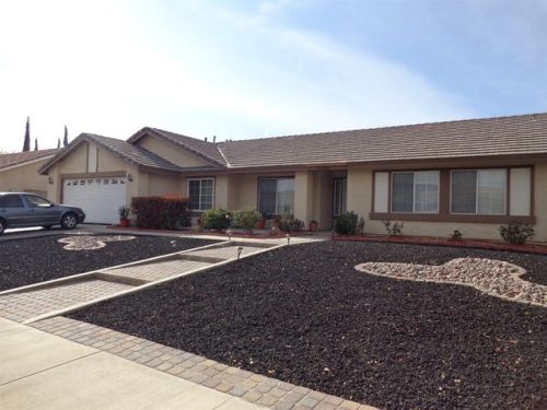 12488 Mammoth Dr, Victorville, CA 92392-6211