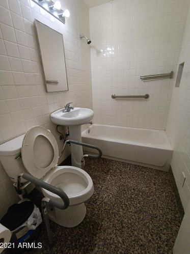 6219 12 Pl, Phoenix AZ 85014-4004 exterior