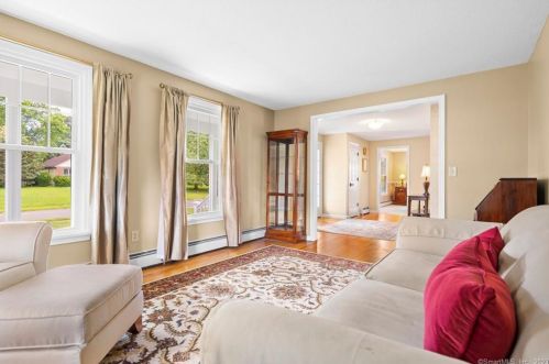 10 Wedgewood Ln, Wapping CT 06074-1580 exterior