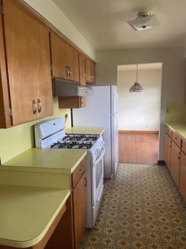 1403 Crestview Dr, Somerset PA  15501-2749 exterior