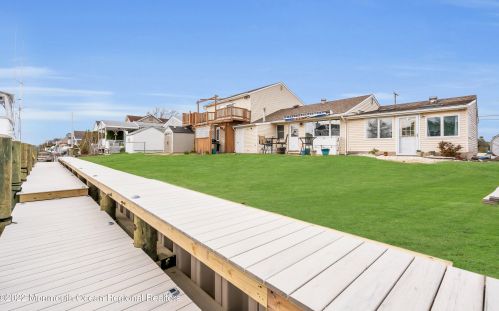 1019 Bowsprit Pt, Lacey Township NJ  08734-2706 exterior