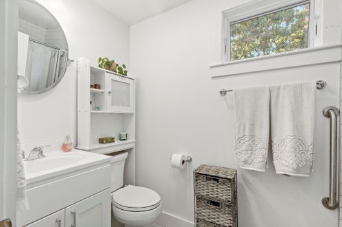 15 Mary Rd, Eastham MA 02642-2927 exterior