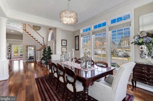 19376 Ml Dm Pl, Leesburg VA 20176-1637 exterior