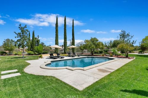 32862 Pine Cir, Temecula CA  92592-1369 exterior