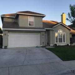 2031 Alissa Dr, Hollister, CA 95023-5645