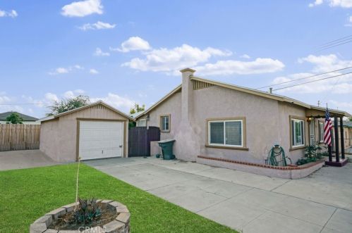 660 Laurel St, Colton CA  92324-2422 exterior