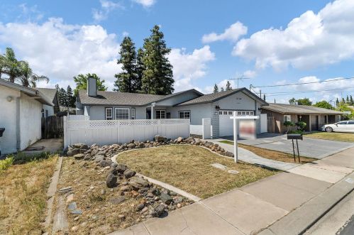 226 Oregon St, Ripon CA  95366-2145 exterior