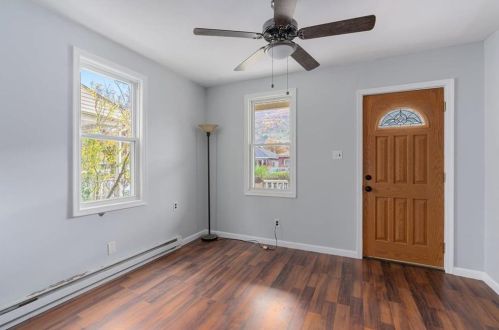 527 Lehigh Ave, Palmerton PA  18071-1914 exterior