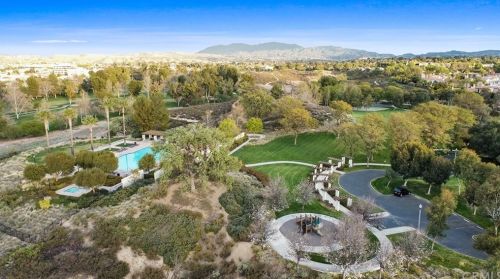 24613 Garland Dr, Santa Clarita CA  91355-4962 exterior