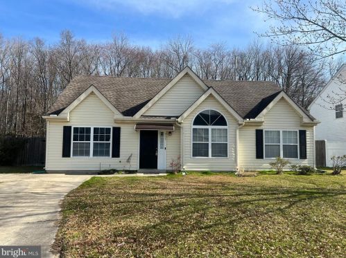 415 Wind Dr, Dover DE  19901-8601 exterior