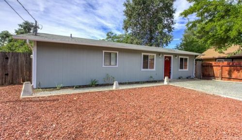5927 Grove St, Lucerne, CA 95458-8585
