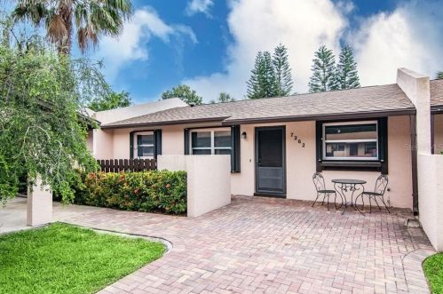 7262 55th Ave, Saint Petersburg, FL 33709-1348