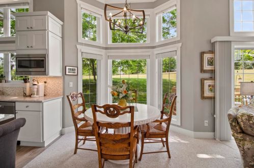 1636 Woodland Dr, Lake Geneva, WI 53147-4961